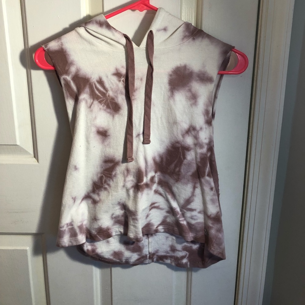 Short sleeved hoodie